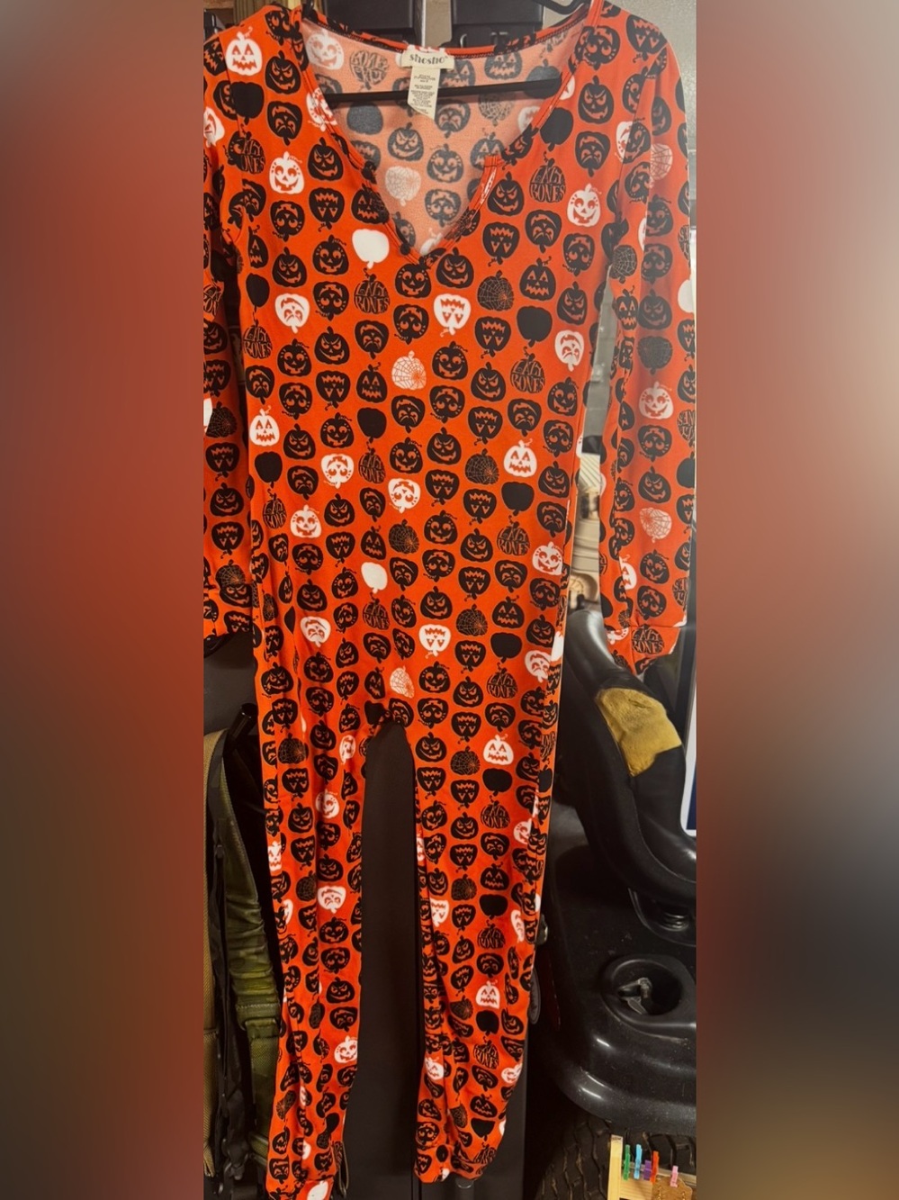 Unisex adult  Orange Pumpkin Print One-Piece Pajamas - size small so cute n soft